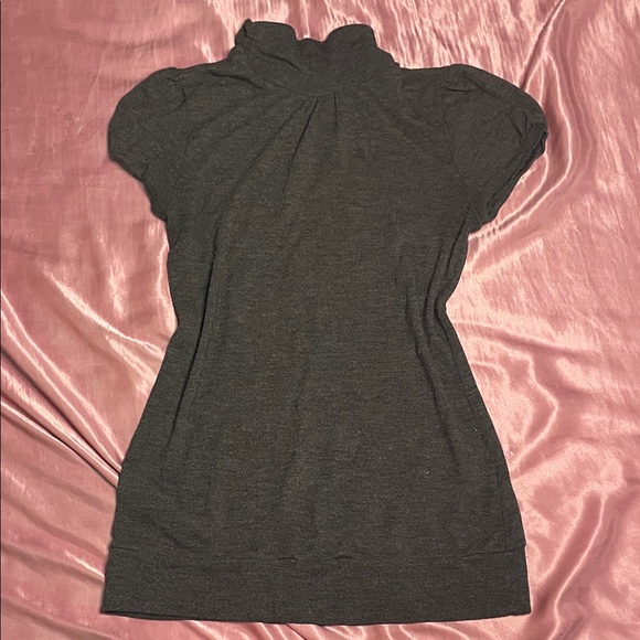 Forever 21 Tops - Y2K Forever 21 Gray Top 🩶